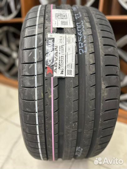 Yokohama Advan Sport V105 285/35 R22 106Y