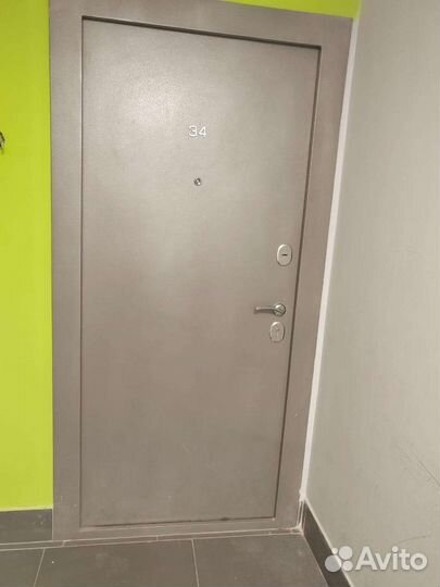 Дверь входная металлическая от застройщика