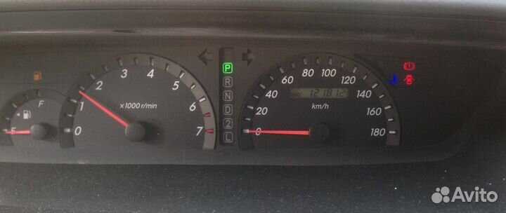 Панель приборов toyota noah 838002J060