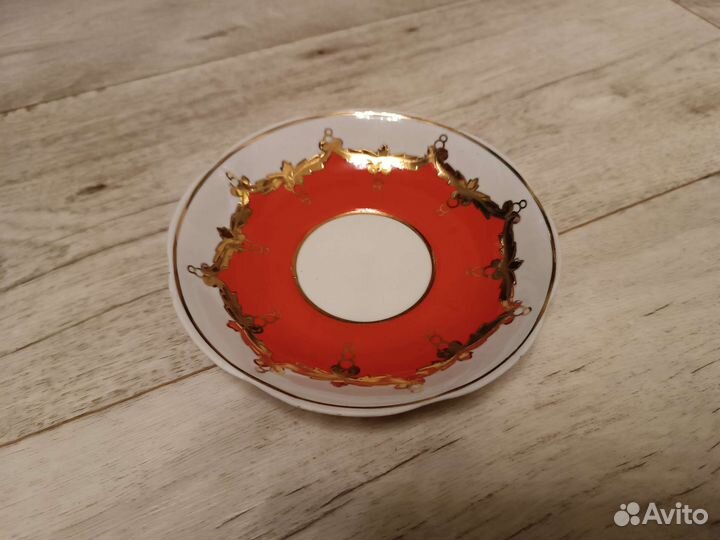 Фарфоровый чайный сервиз 