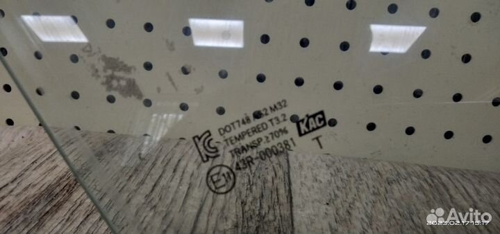 Стекло двери передней правой Kia Rio-3/ Solaris