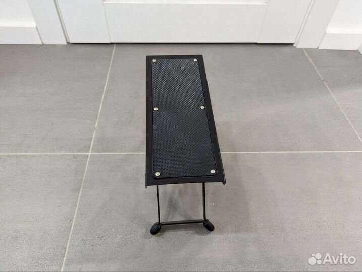 Подставка под ногу гитариста