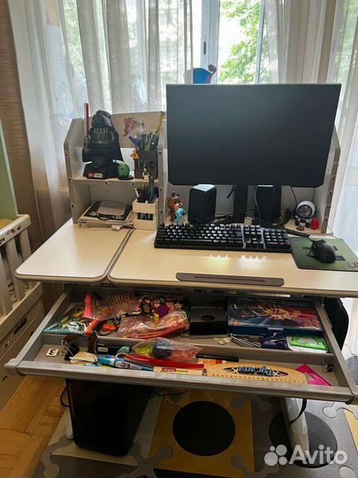 Растущая парта Atomic Gerda