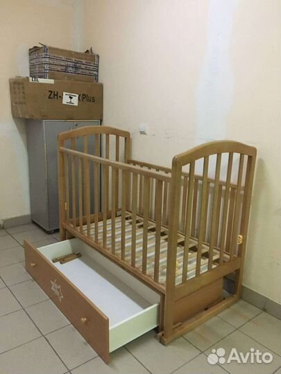 Детская кроватка