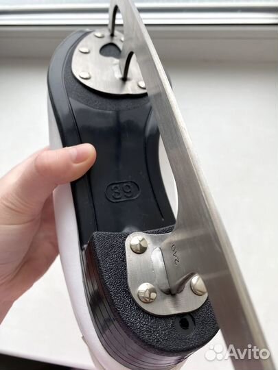 Коньки кожаные фигурные Alpha Caprice как новые