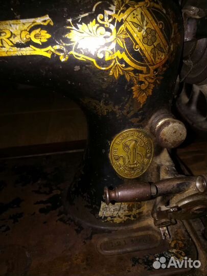 Швейная машина Singer