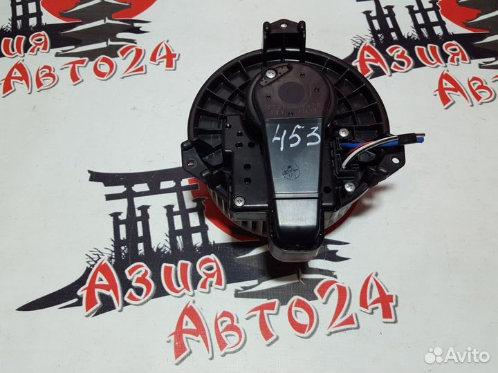 Вентилятор печки Toyota Corolla Axio NZE141 1NZ-FE