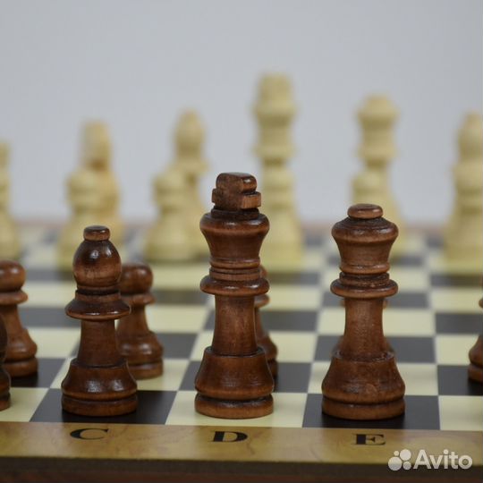 Набор 3 в 1 шашки, шахматы, нарды 30х30 новый