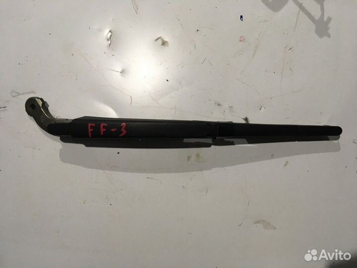 Поводок стеклоочистителя задний (Ford Focus)