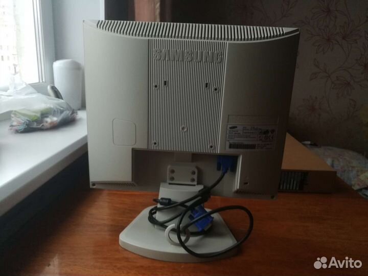 Монитор Samsung