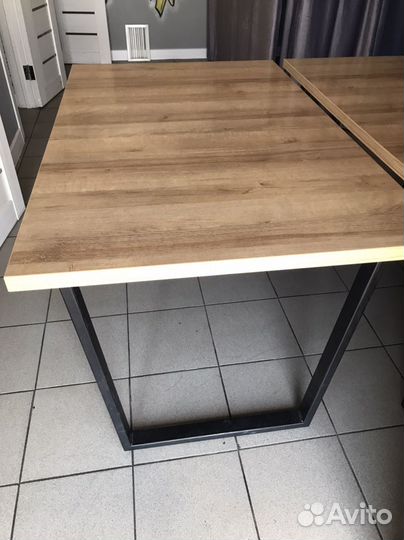 Кухонный стол