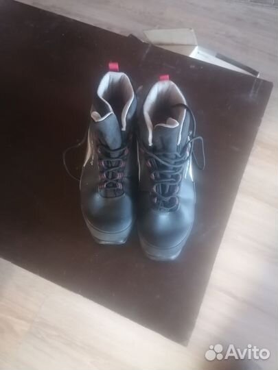 Лыжные ботинки