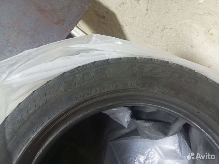 Bridgestone Blizzak MZ-03 205/55 R16