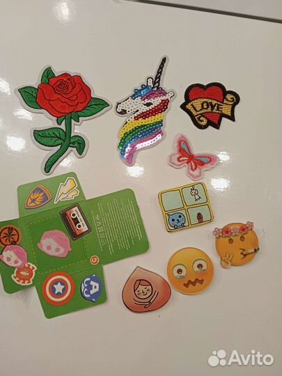 Нашивки и значки