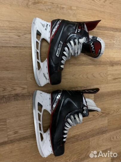 Коньки хоккейные