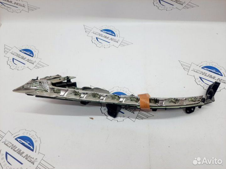 Фара запчасти передняя правая Lexus Rx350 AL10