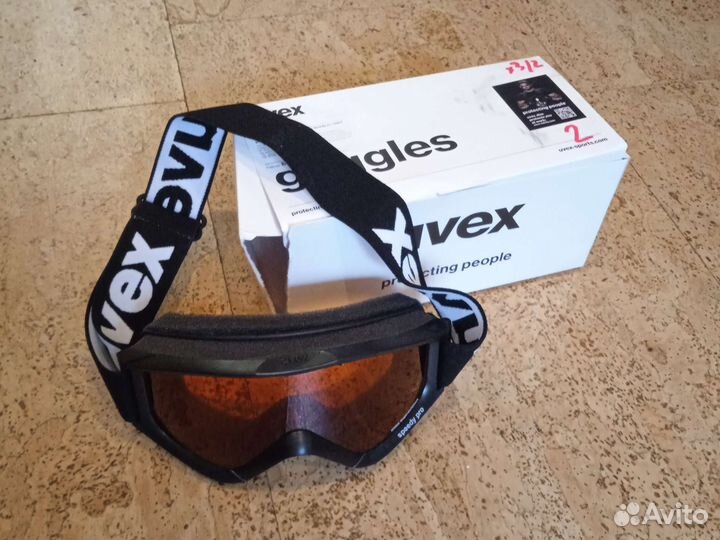 Детские горнолыжные очки uvex чëрные