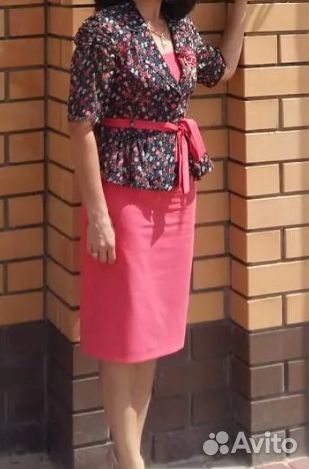 Летний женский костюм с юбкой