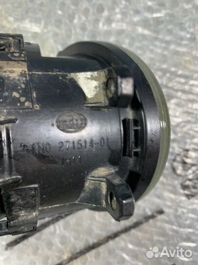 Противотуманная фара передняя левая Toyota Avensis