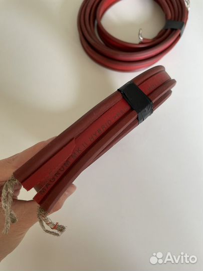 Акустический кабель Van Den Hul