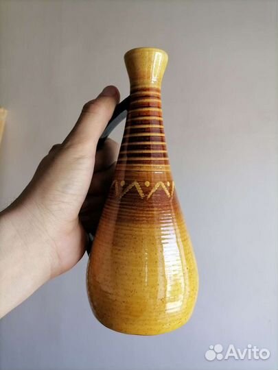 Глиняный кувшин