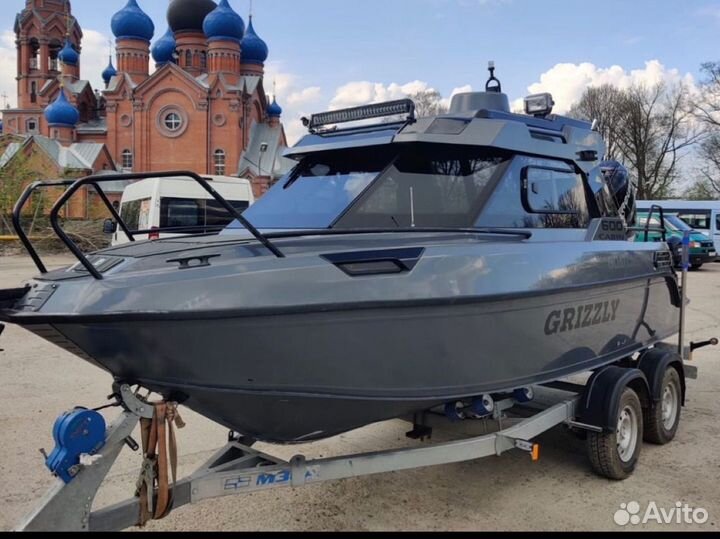 Катер с мотором 250 л/с grizzly 600 cabin unimog