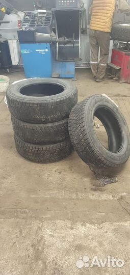 Bridgestone Blizzak DM-V1 2.25/65 R17