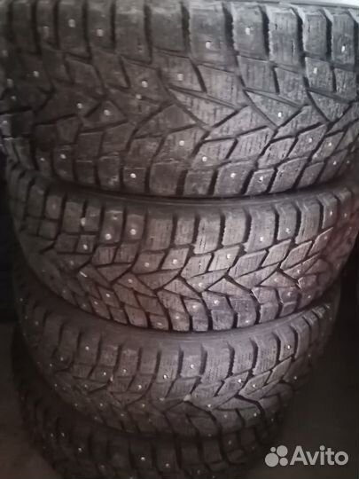 Dunlop SP Winter Ice 02 215/55 R17