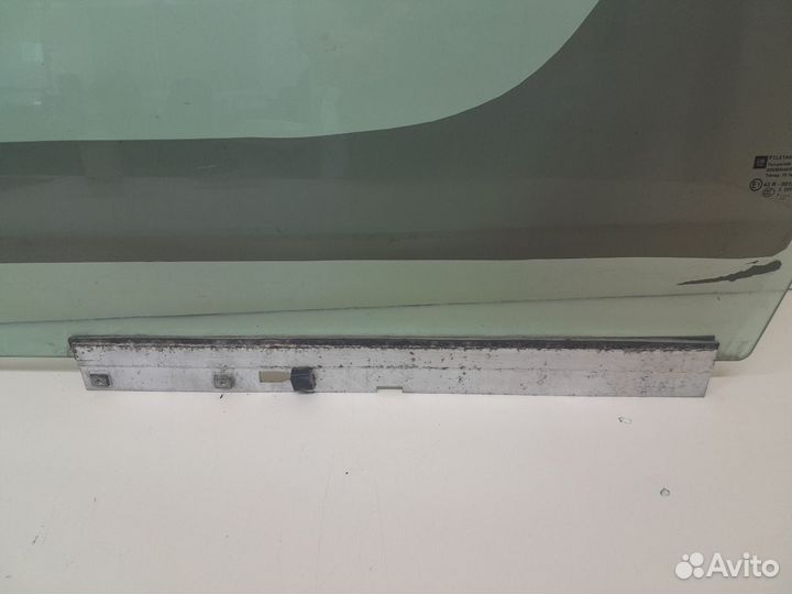 Стекло двери передней левой Opel Zafira B 2005-201