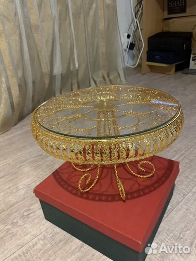 Тортница на ножке