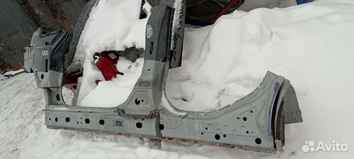 Порог со стойкой левый на Опель Астра J