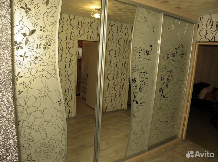 Шкаф с зеркалами