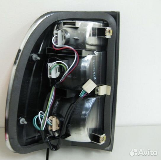 Стоп правый toyota land cruiser uzj100