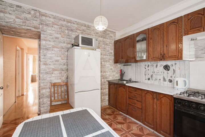 3-к. квартира, 70 м², 3/6 эт.