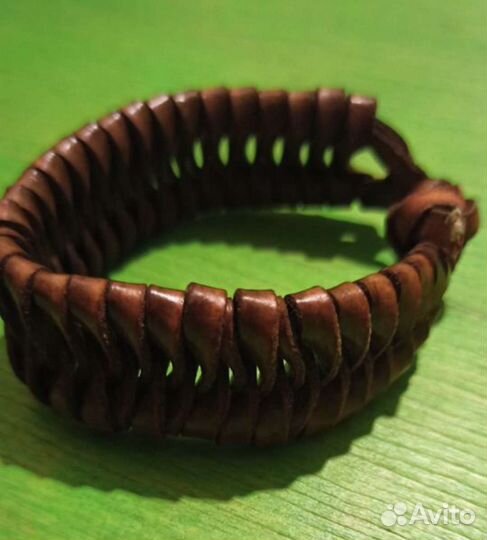 Кожаный браслет