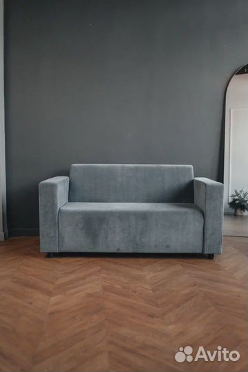 Диван в офис