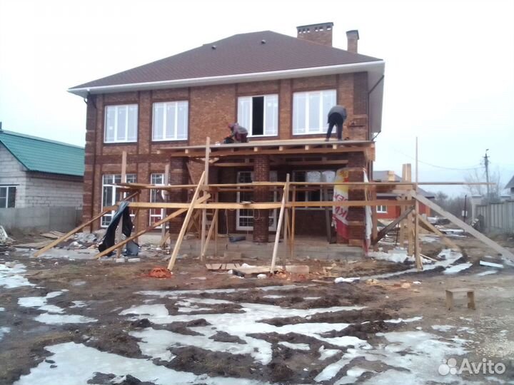 Бригада строителей