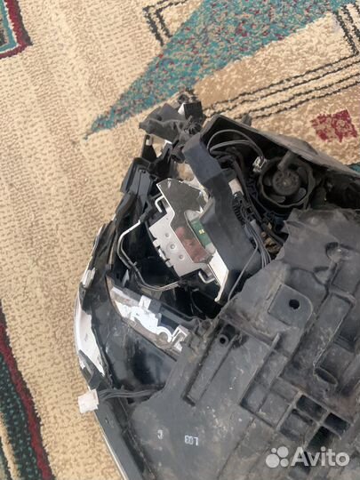 Фара бмв f30 левая с дефектом на зап части