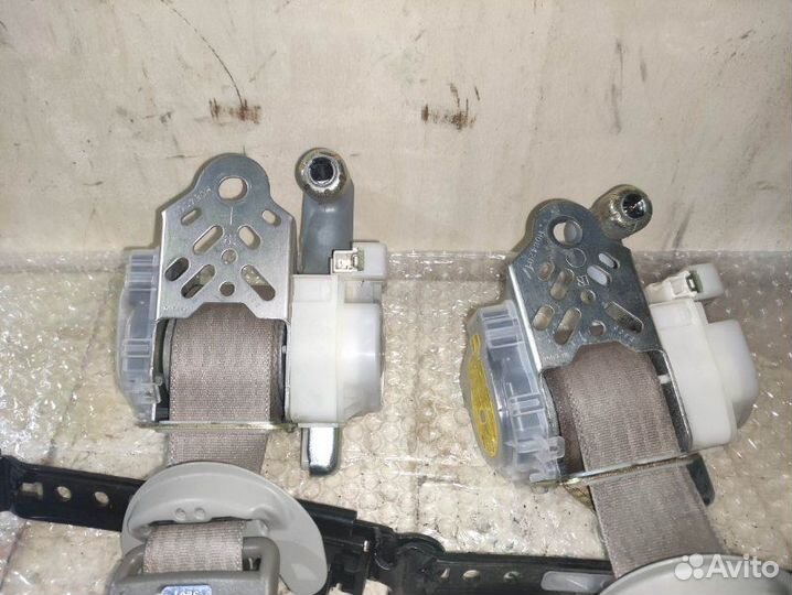 Ремень безопасности передний Toyota Mark X GRX121