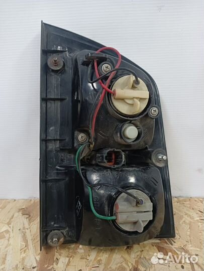 Фонарь внутренний левый Ssangyong Kyron 1 D20DT