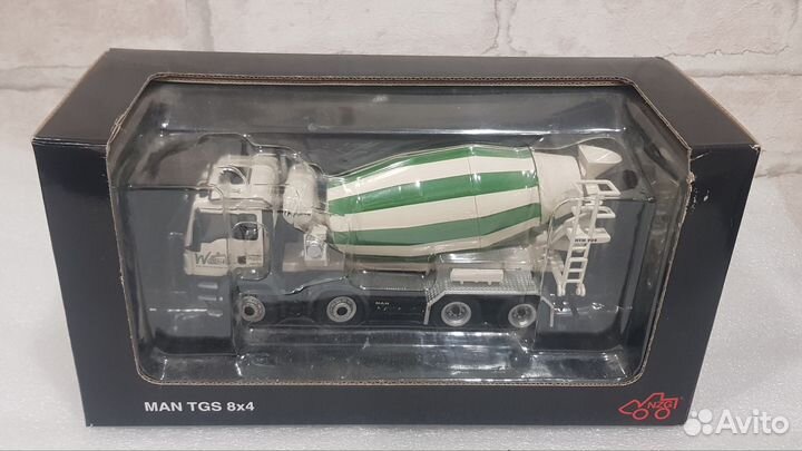 Модель 1/50 NZG MAN TGS 8x4 Liebherr Htm904