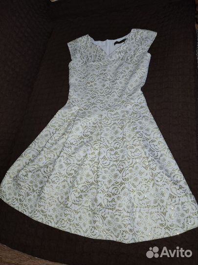 Платье на подкладке золотистое