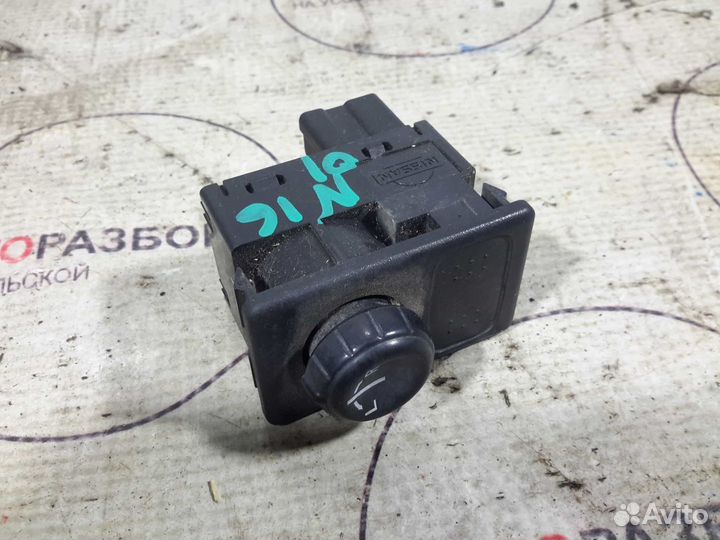 Блок управления зеркалами Nissan Almera N16