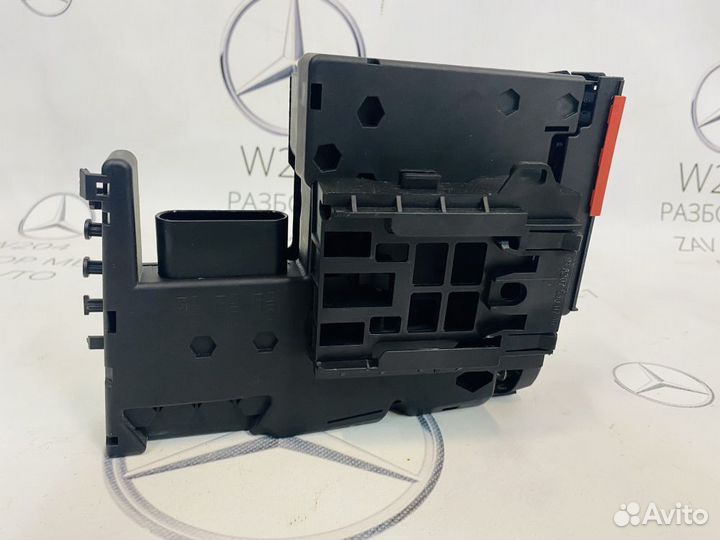 Блок предохранителей Mercedes W204