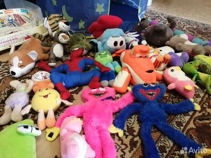 Продам электромобиль, самокат и другие игрушки