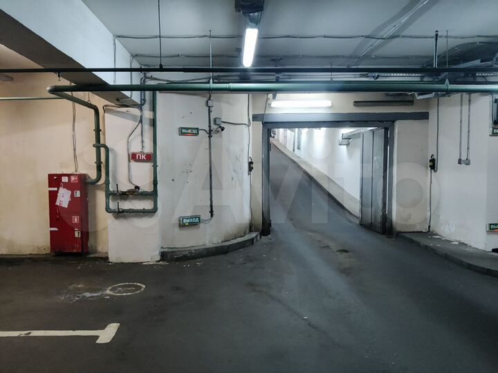 Машиноместо, 10 м²