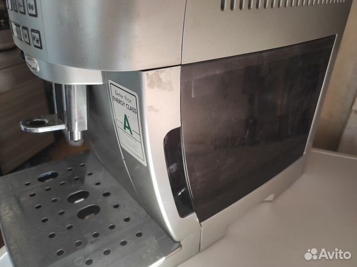Автоматическая кофемашина delonghi magnifica s