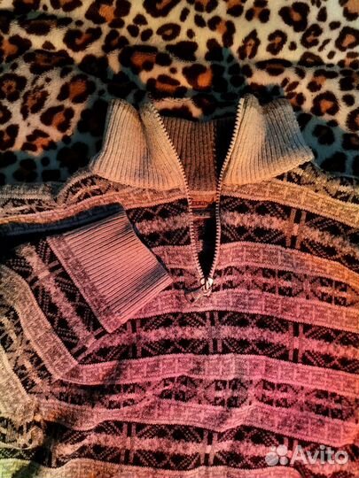 Уютный свитер на молнии