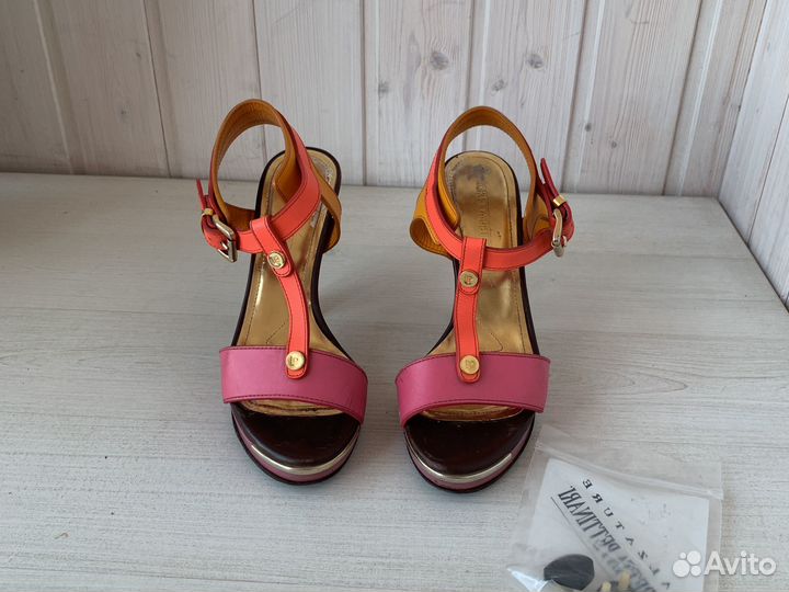 Босоножки раз 35 Италия Loretta Pettinari