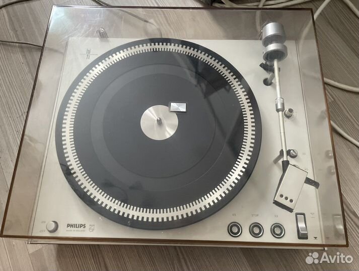 Проигрыватель Philips 212 прошлый век